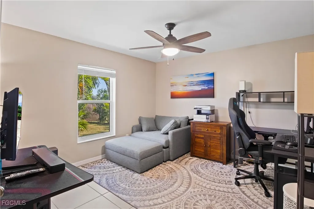 4301 NE 9th Place Cape Coral FL 33909