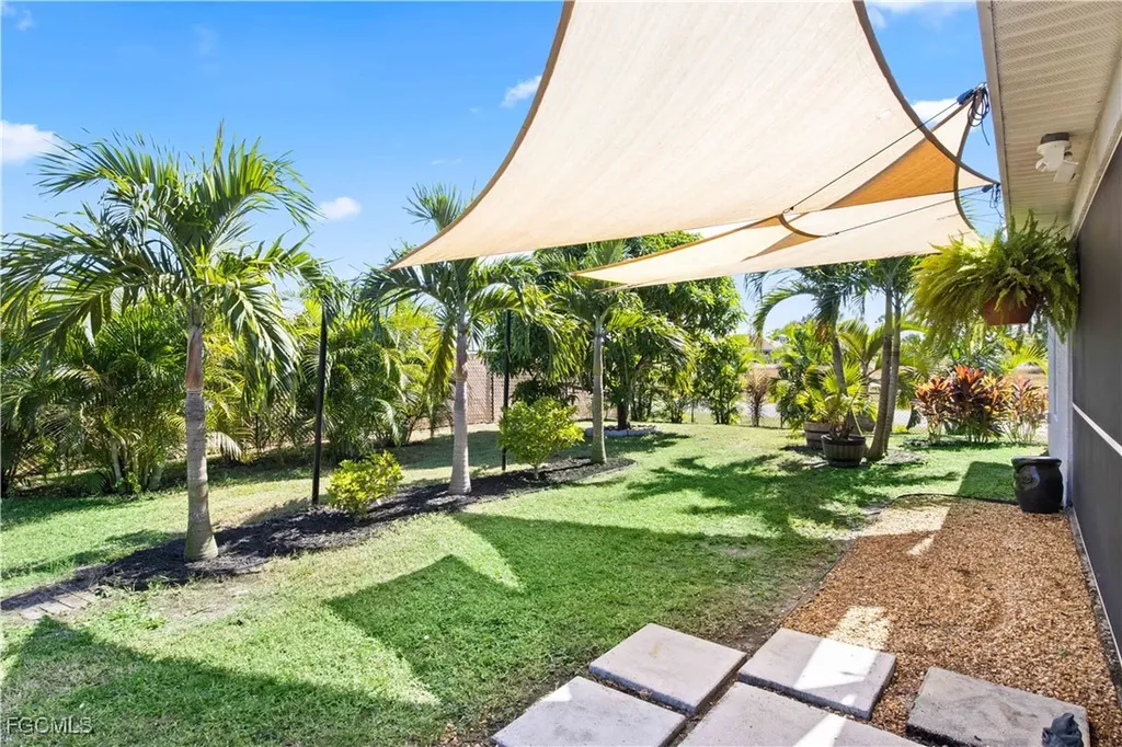 4301 NE 9th Place Cape Coral FL 33909