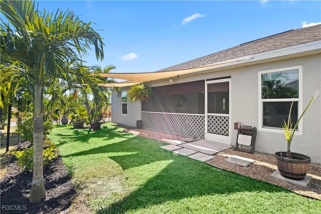 4301 NE 9th Place Cape Coral FL 33909