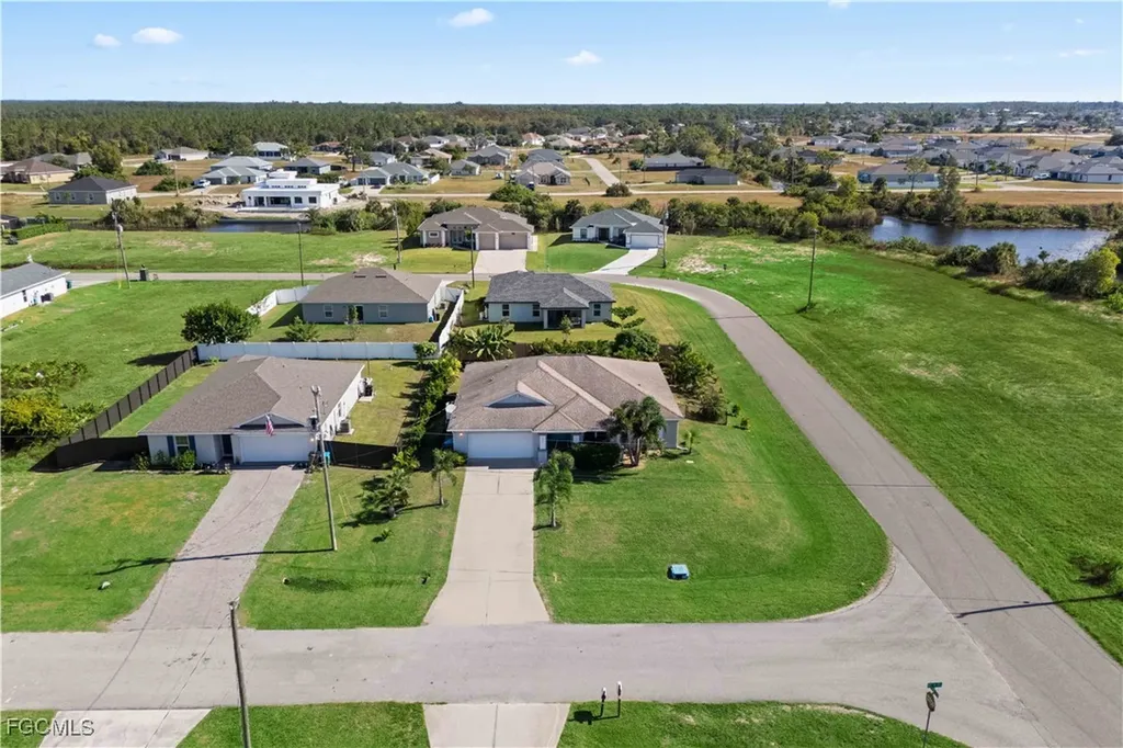 4301 NE 9th Place Cape Coral FL 33909