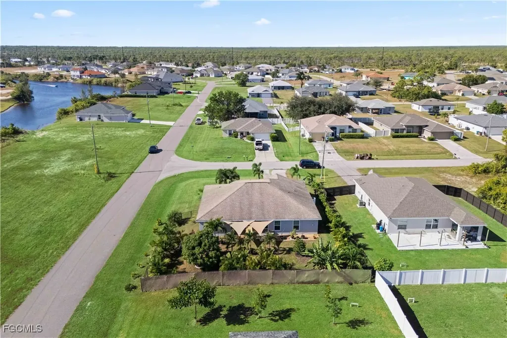 4301 NE 9th Place Cape Coral FL 33909