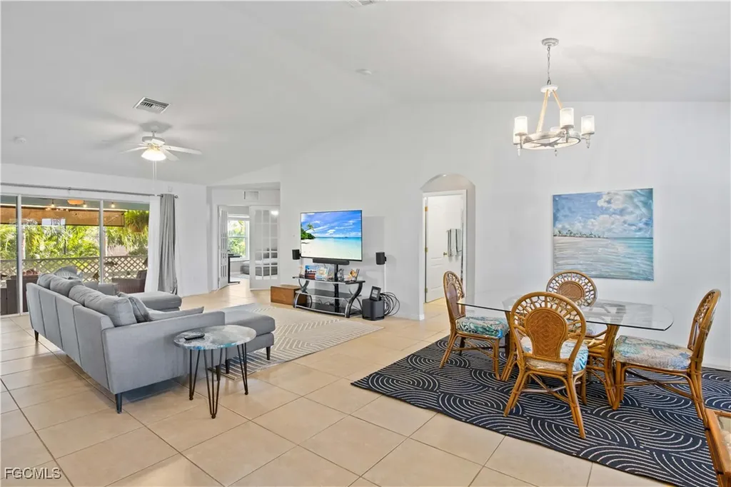 4301 NE 9th Place Cape Coral FL 33909