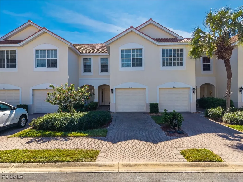 827 Hampton Circle Naples FL 34105