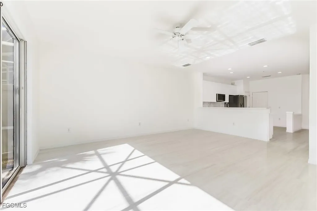 827 Hampton Circle Naples FL 34105