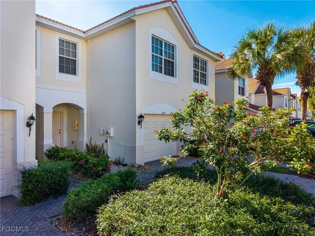 827 Hampton Circle Naples FL 34105