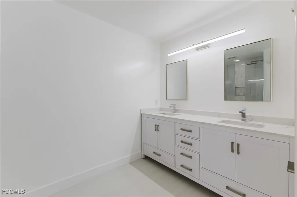 827 Hampton Circle Naples FL 34105