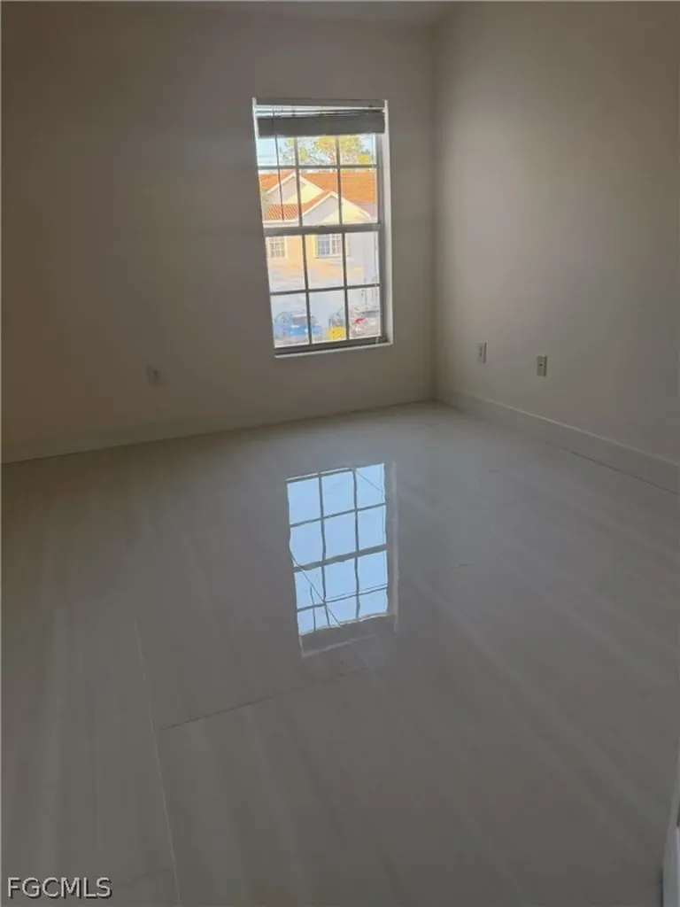 827 Hampton Circle Naples FL 34105