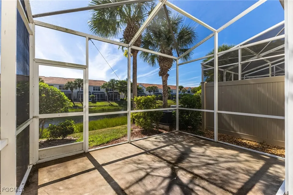 827 Hampton Circle Naples FL 34105