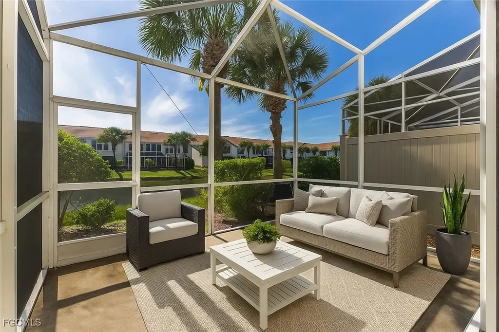 827 Hampton Circle Naples FL 34105