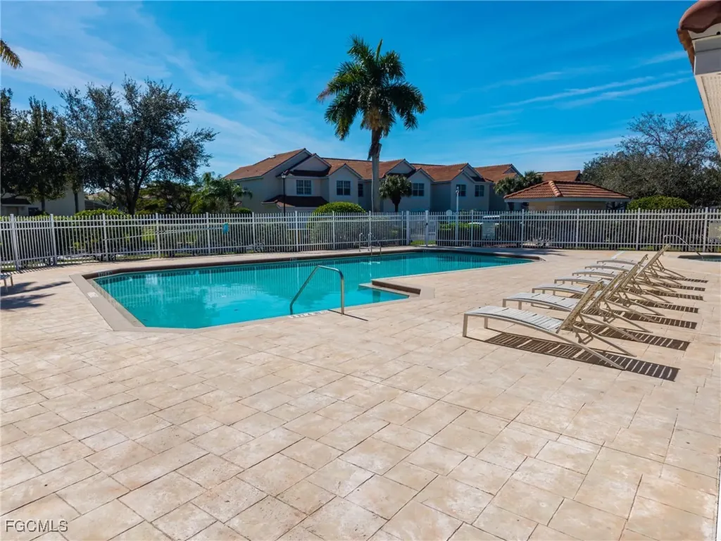 827 Hampton Circle Naples FL 34105