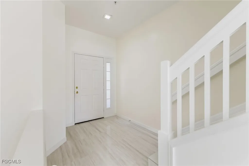 827 Hampton Circle Naples FL 34105