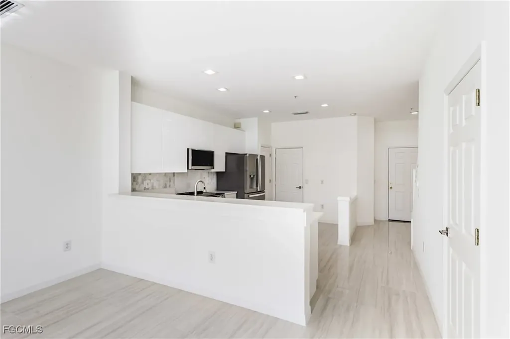 827 Hampton Circle Naples FL 34105