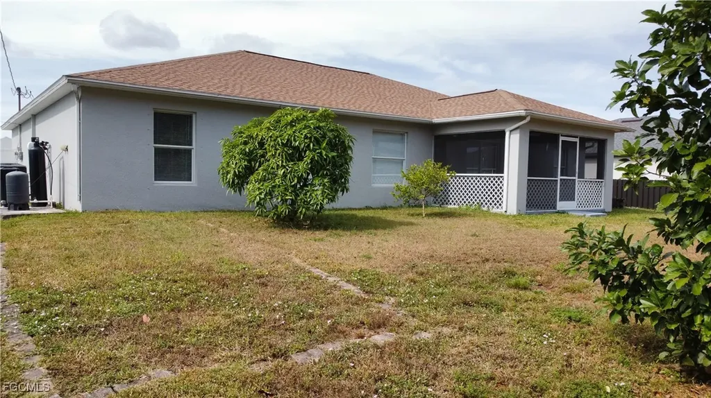 3025 NE 6th Place Cape Coral FL 33909