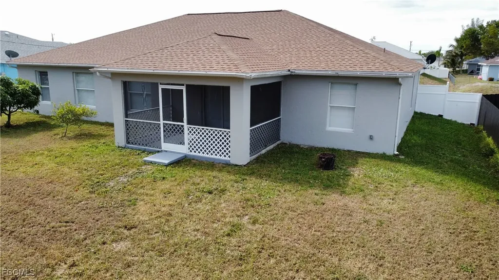 3025 NE 6th Place Cape Coral FL 33909