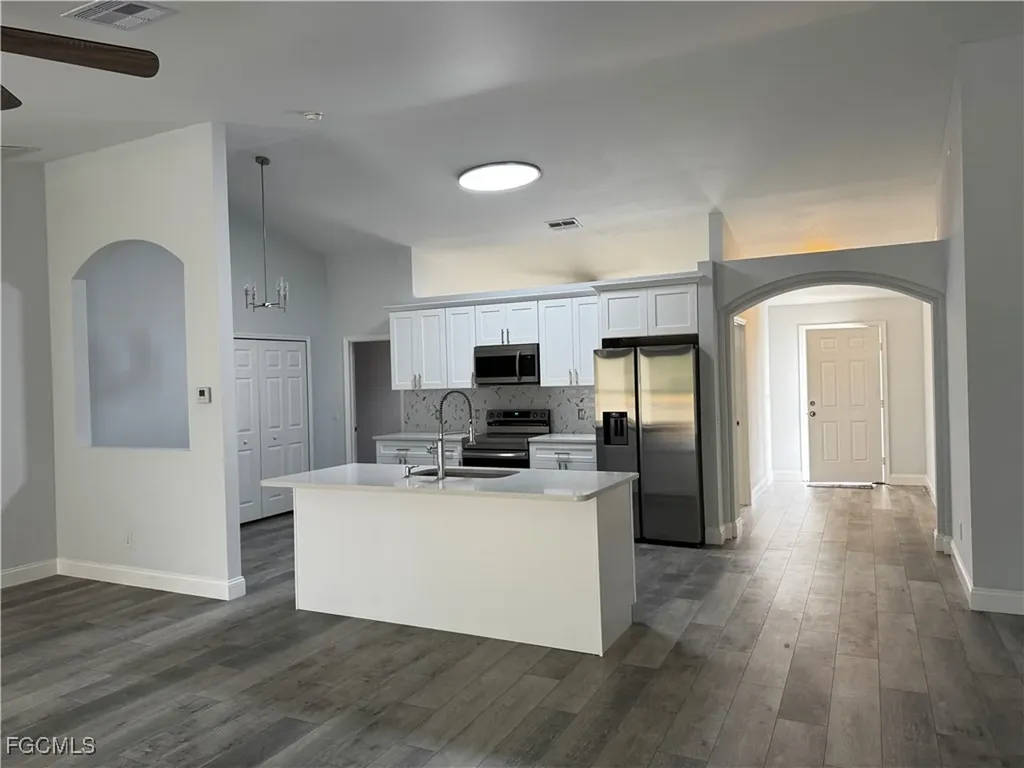 3025 NE 6th Place Cape Coral FL 33909