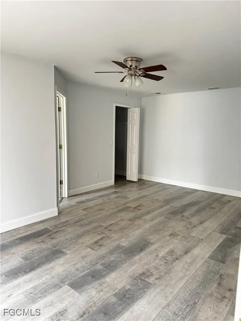 3025 NE 6th Place Cape Coral FL 33909