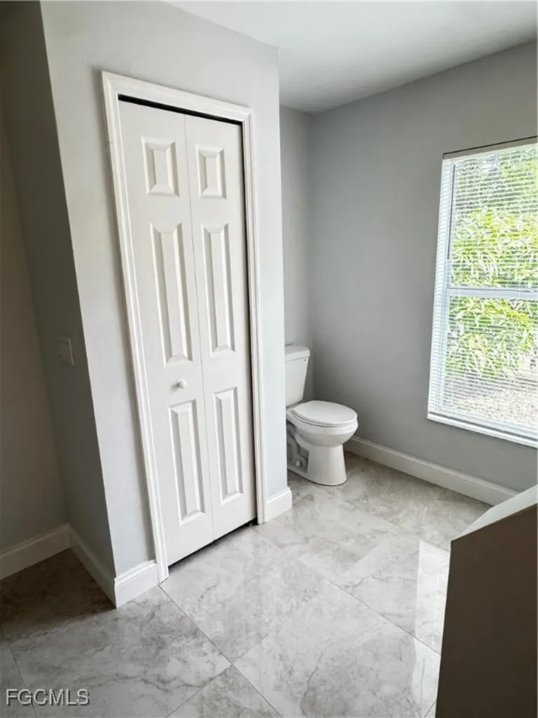 3025 NE 6th Place Cape Coral FL 33909