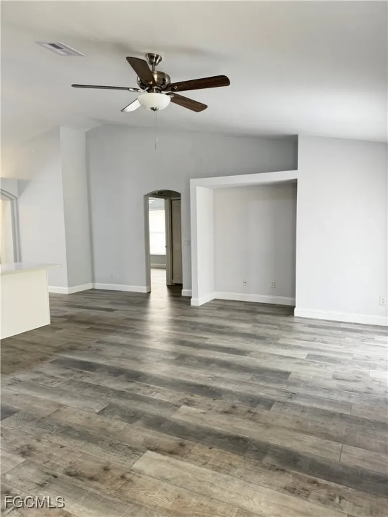 3025 NE 6th Place Cape Coral FL 33909