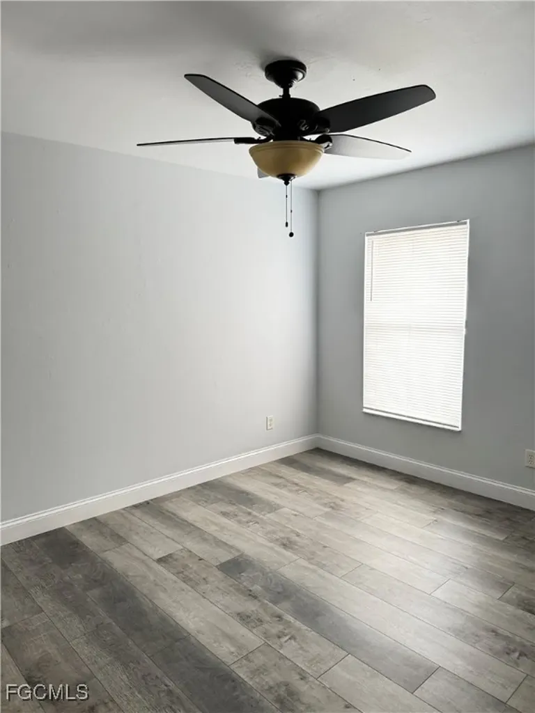 3025 NE 6th Place Cape Coral FL 33909