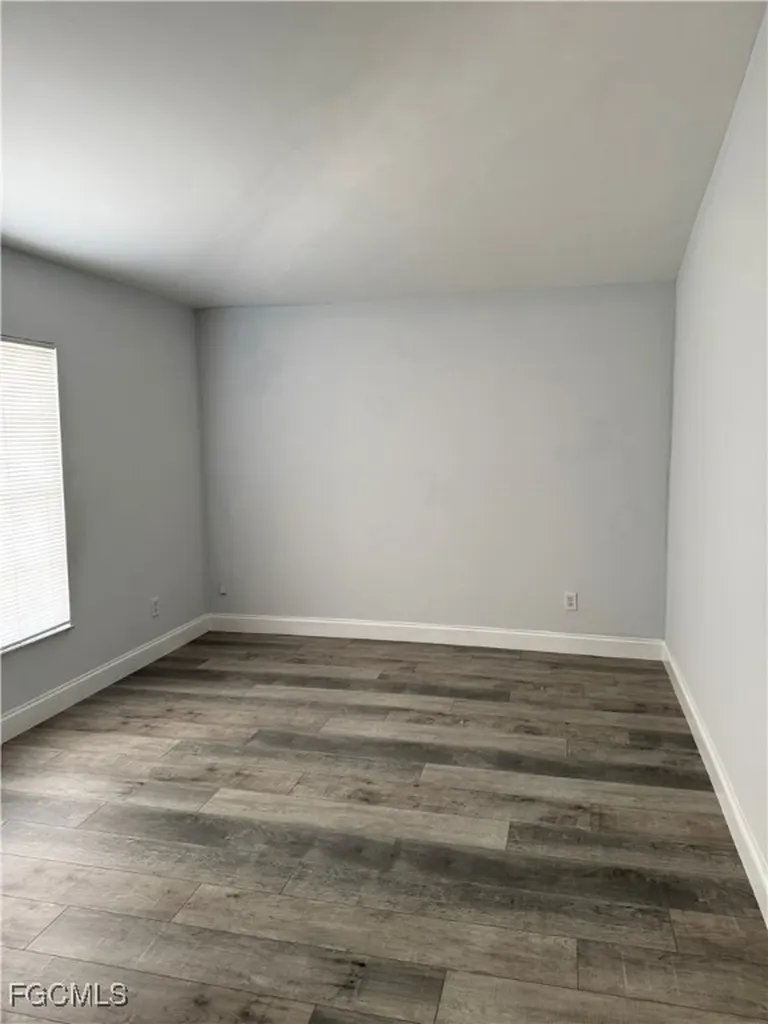 3025 NE 6th Place Cape Coral FL 33909