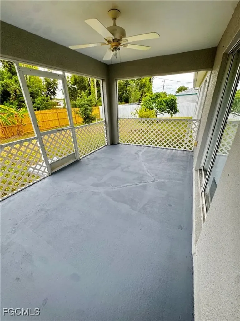 3025 NE 6th Place Cape Coral FL 33909