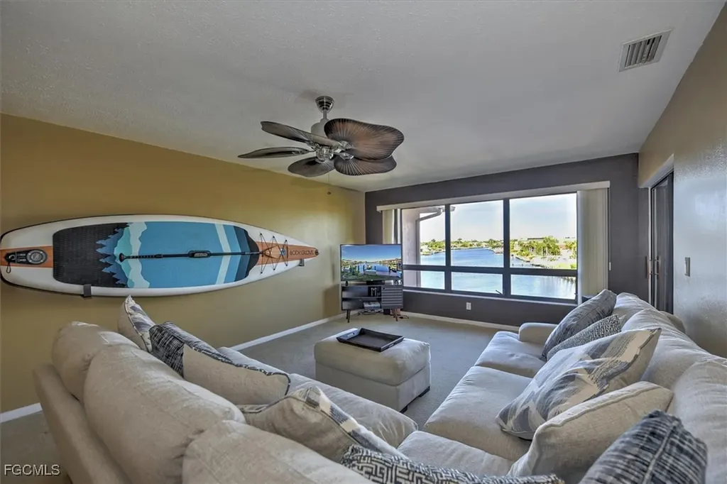 1835 Beach Parkway Cape Coral FL 33904