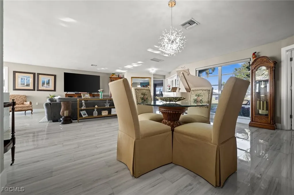 3305 SE 22nd Place Cape Coral FL 33904