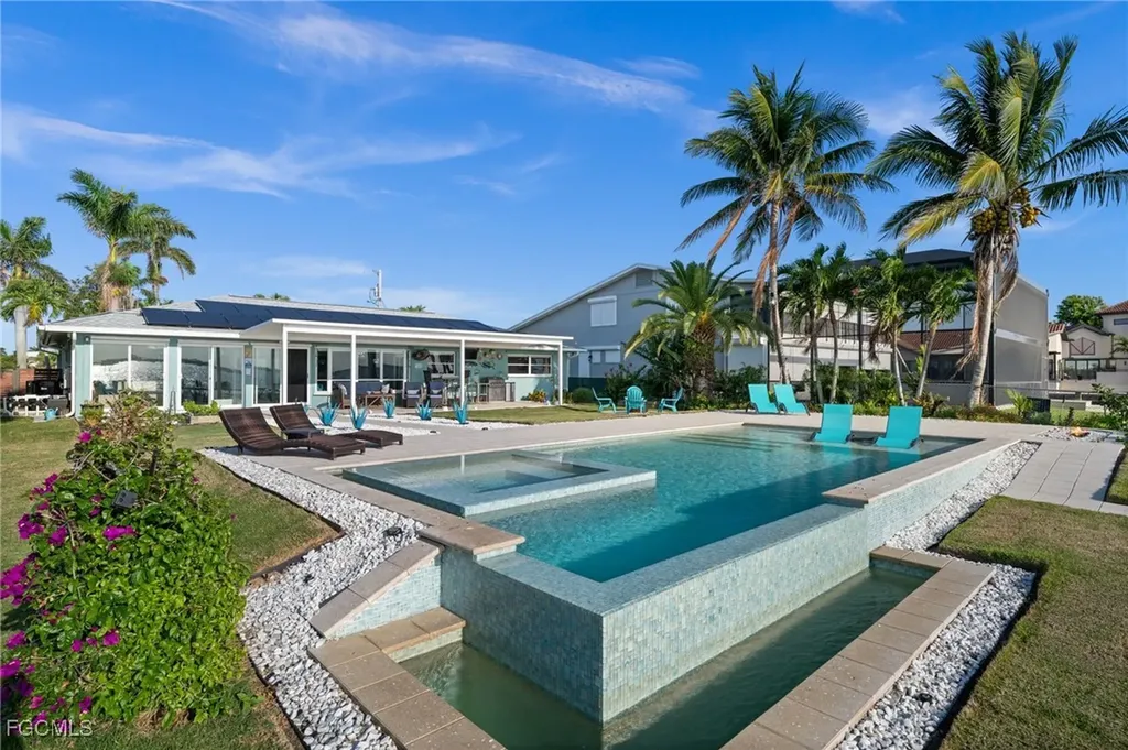 3305 SE 22nd Place Cape Coral FL 33904