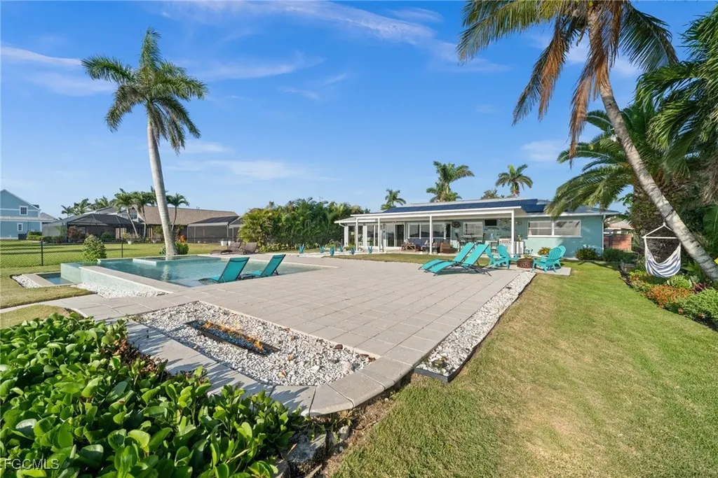 3305 SE 22nd Place Cape Coral FL 33904