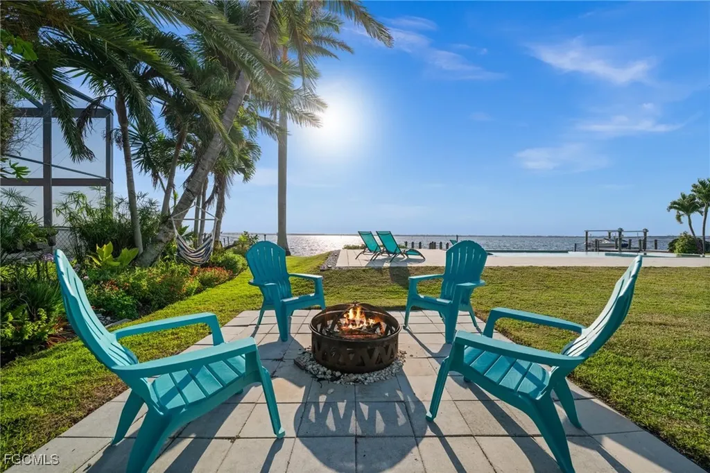3305 SE 22nd Place Cape Coral FL 33904