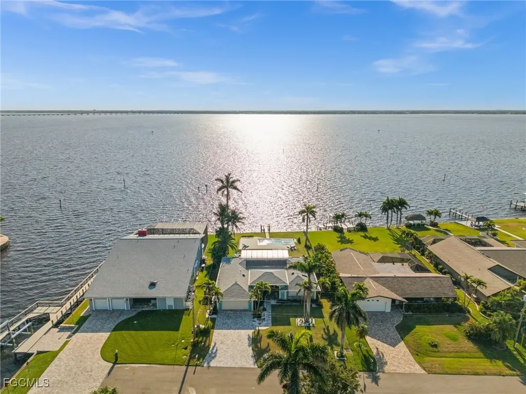 3305 SE 22nd Place Cape Coral FL 33904