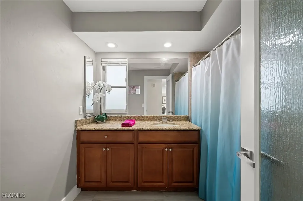 3305 SE 22nd Place Cape Coral FL 33904