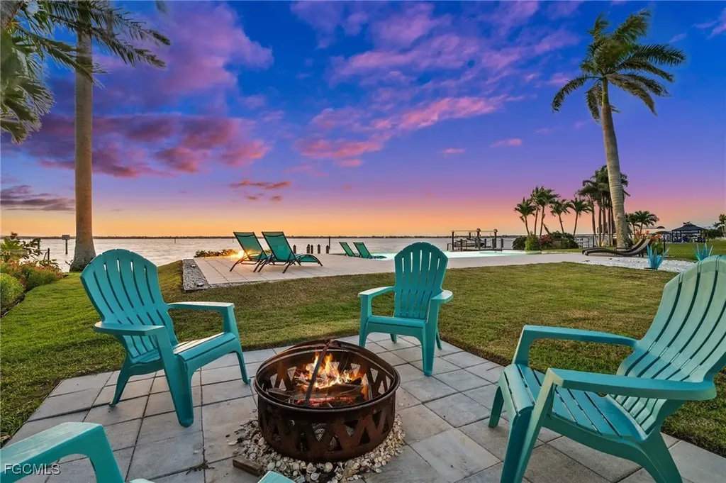 3305 SE 22nd Place Cape Coral FL 33904