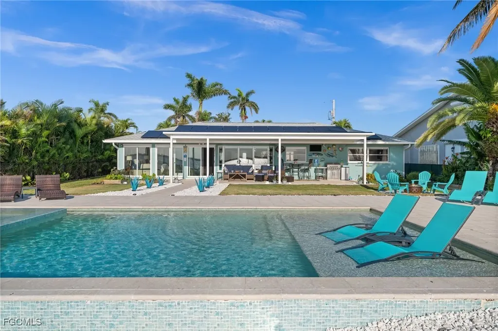3305 SE 22nd Place Cape Coral FL 33904