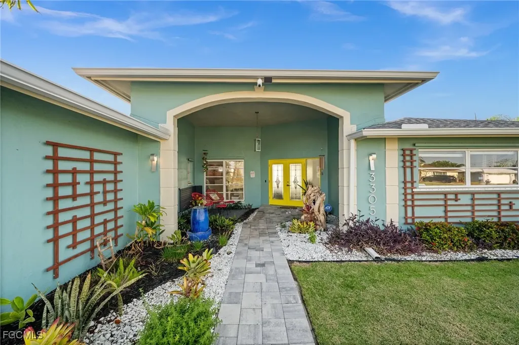 3305 SE 22nd Place Cape Coral FL 33904