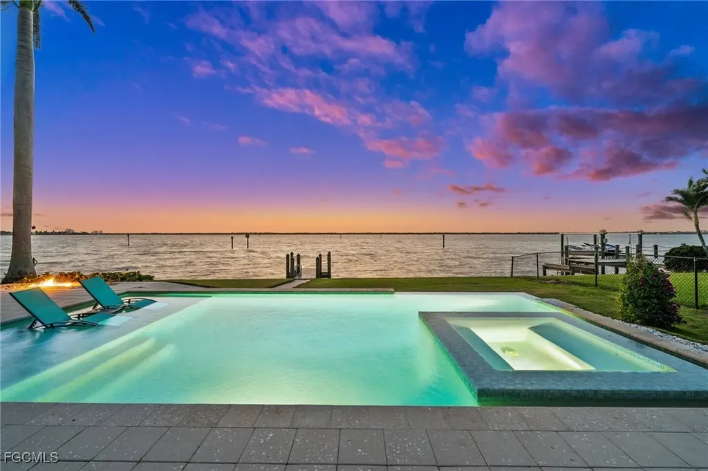 3305 SE 22nd Place Cape Coral FL 33904