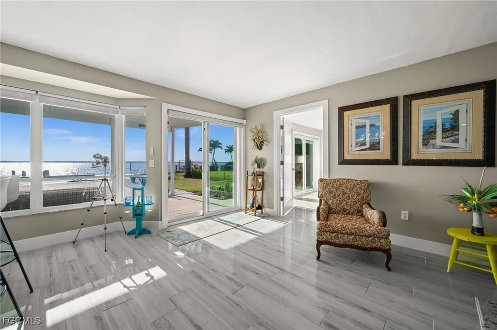 3305 SE 22nd Place Cape Coral FL 33904