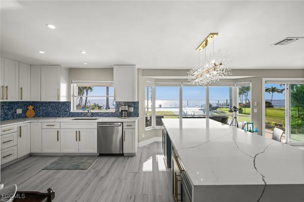 3305 SE 22nd Place Cape Coral FL 33904