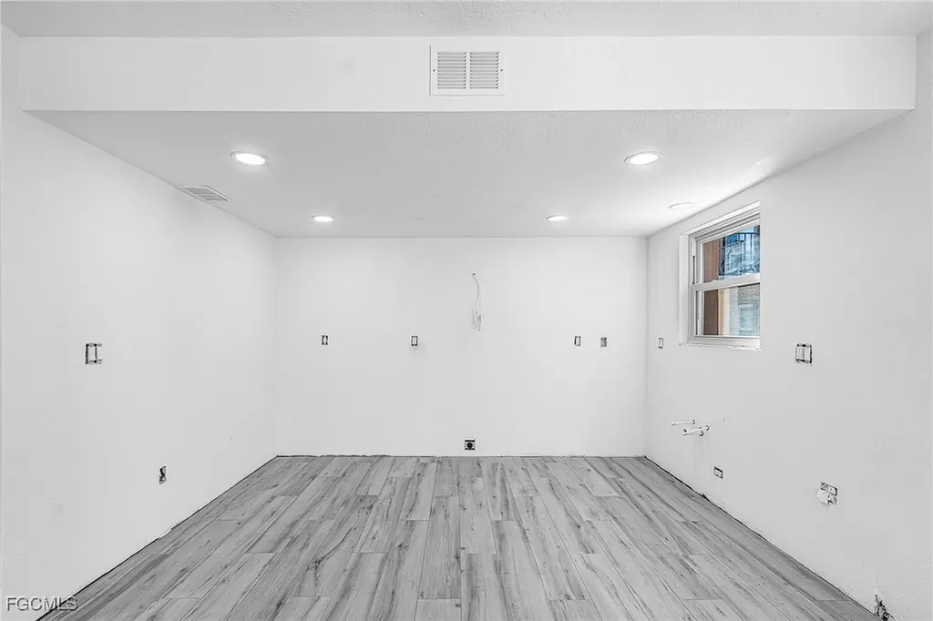 16881 Davis Road Fort Myers FL 33908