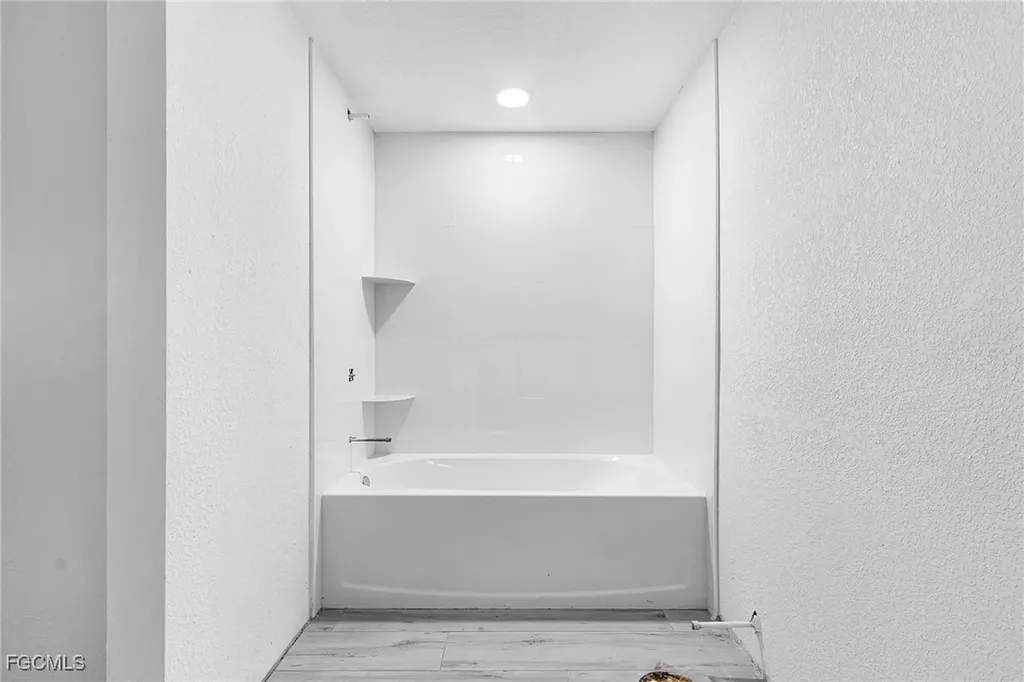 16881 Davis Road Fort Myers FL 33908