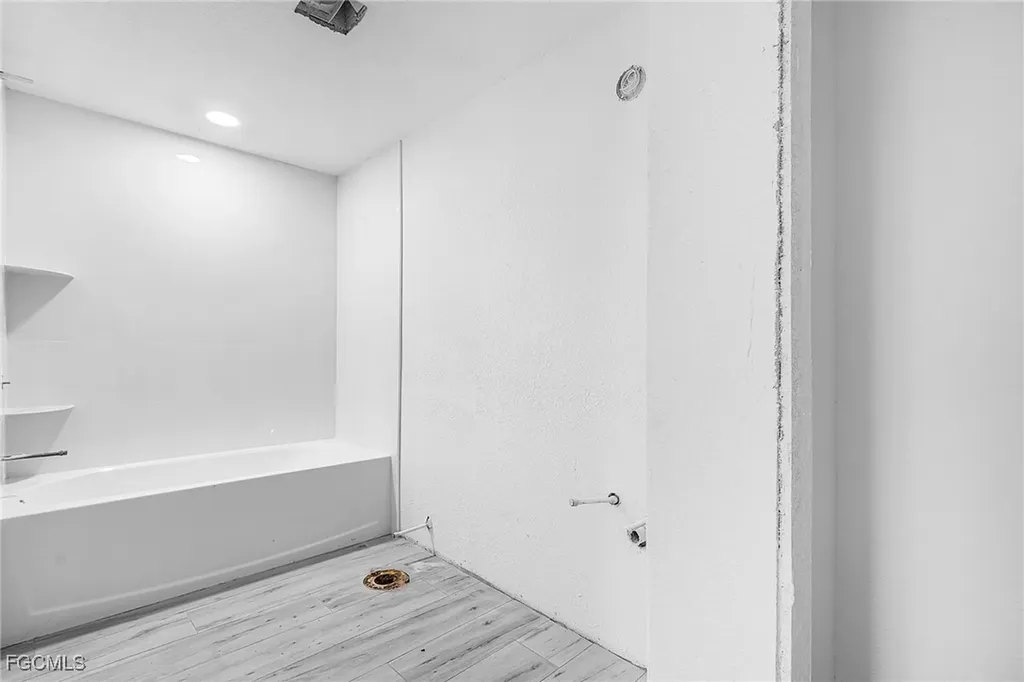 16881 Davis Road Fort Myers FL 33908