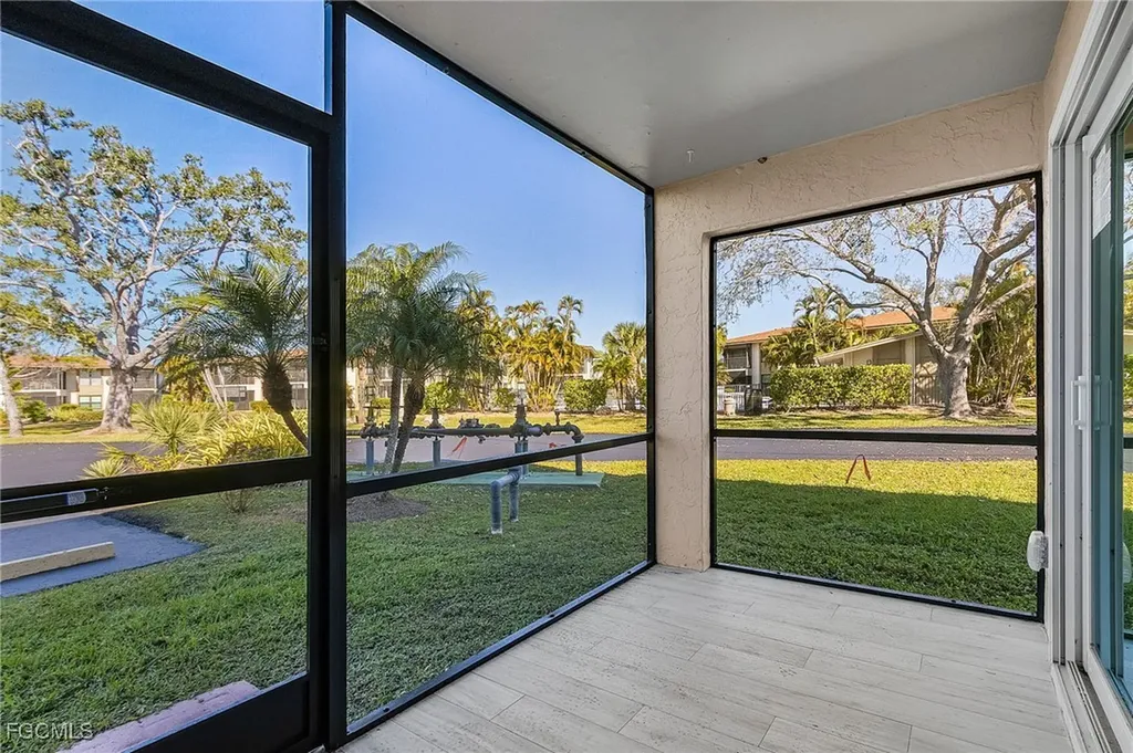 16881 Davis Road Fort Myers FL 33908