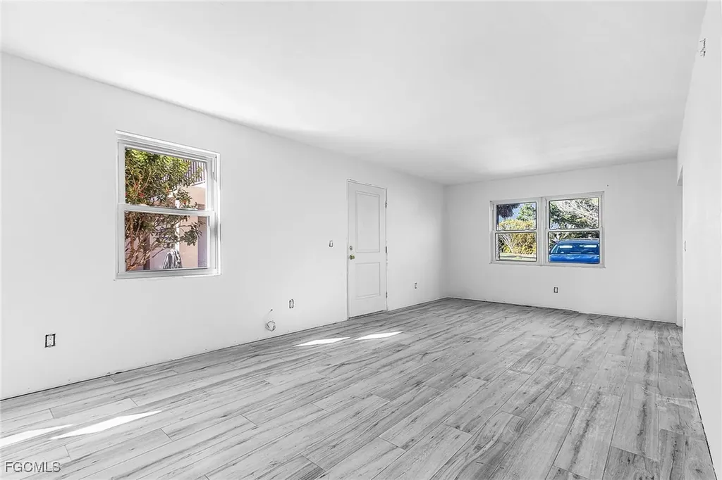 16881 Davis Road Fort Myers FL 33908