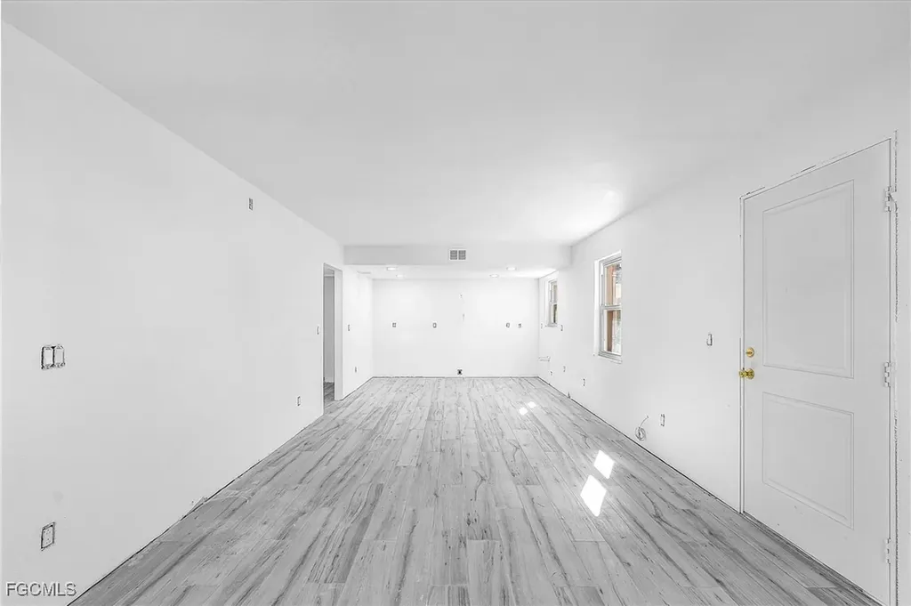 16881 Davis Road Fort Myers FL 33908