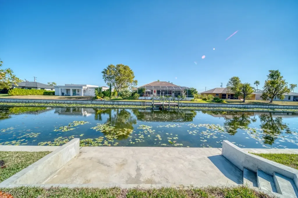 1019 SW 8th Court Cape Coral FL 33991