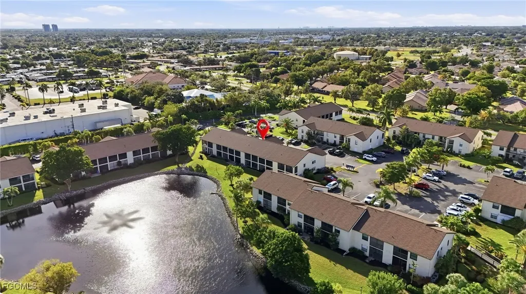Fort Myers FL, 9270 Lake Park Drive, Unit 201