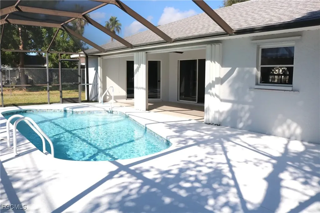 310 SE 32nd Street Cape Coral FL 33904