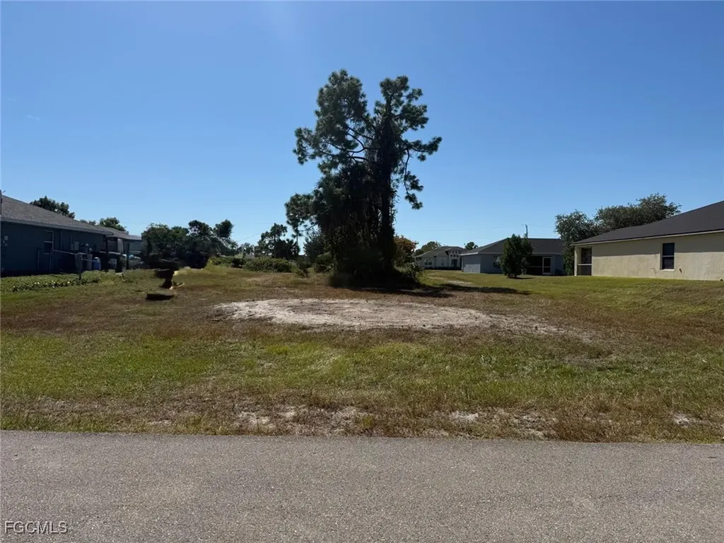 1516 NE 36th Street Cape Coral FL 33909