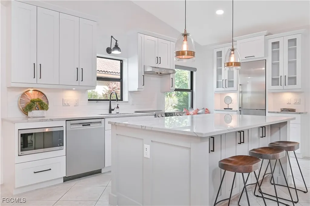 Fort Myers FL, 13033 Tall Pine Circle