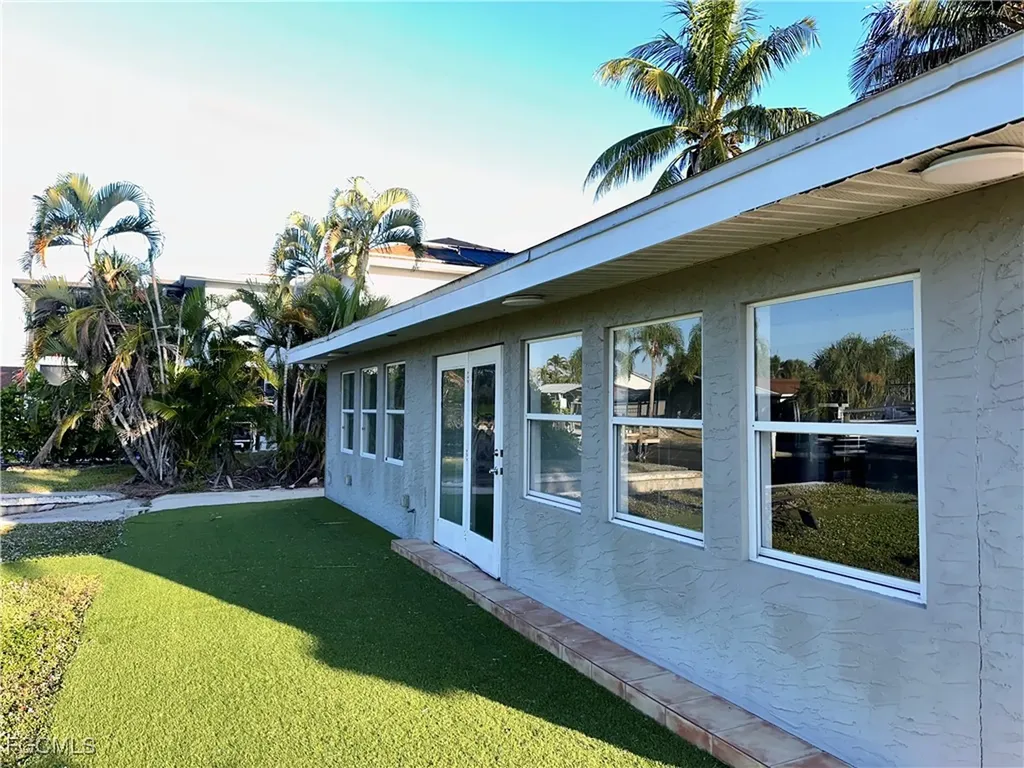 6187 Island Park Court Fort Myers FL 33908